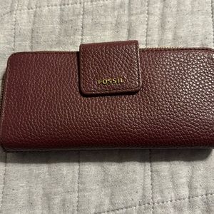 Fossil Madison Tab Clutch Wallet Color Wine